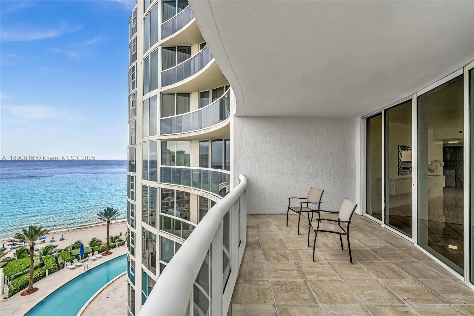 17201 Collins Ave, #1107