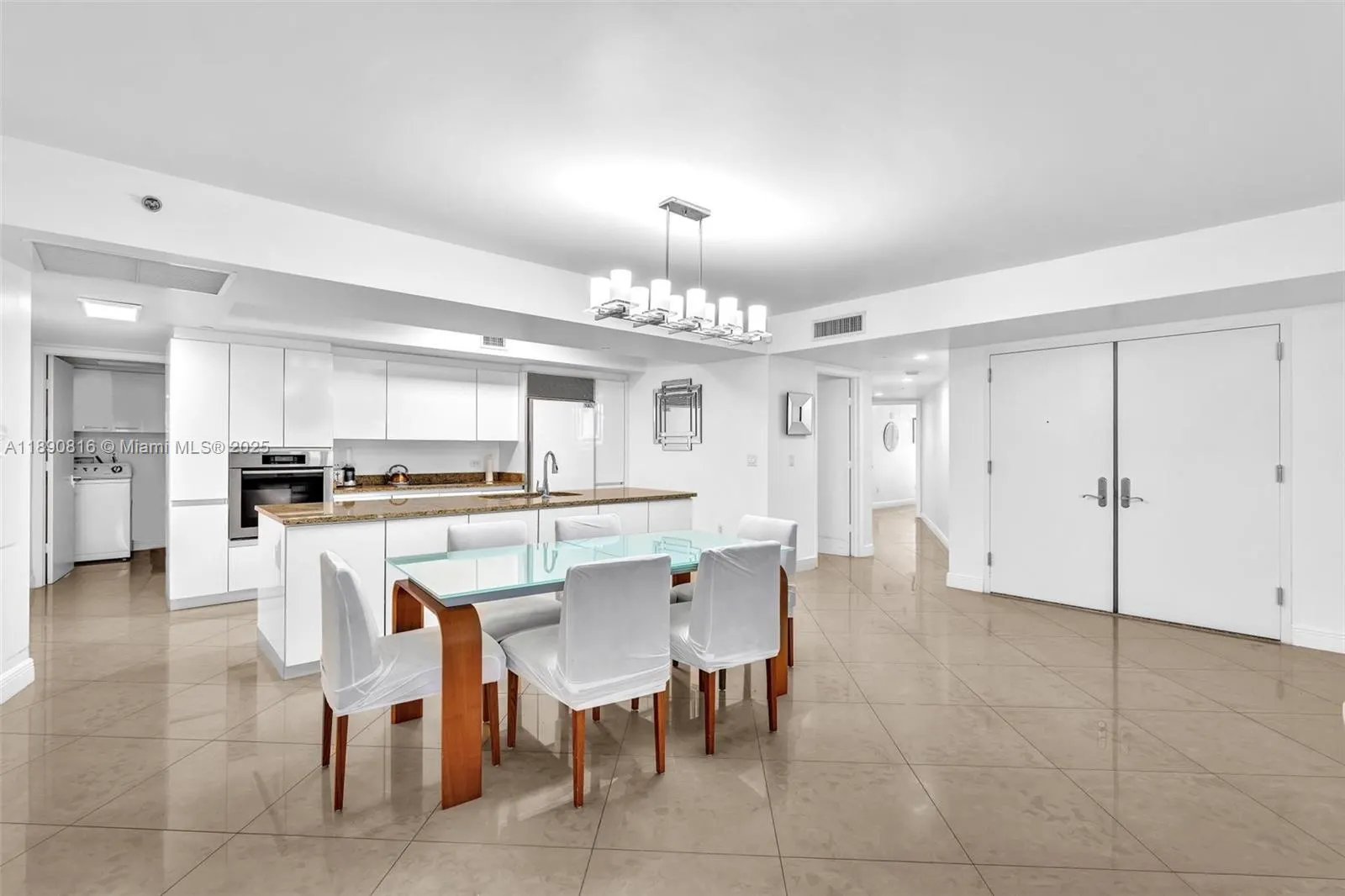17201 Collins Ave, #1107