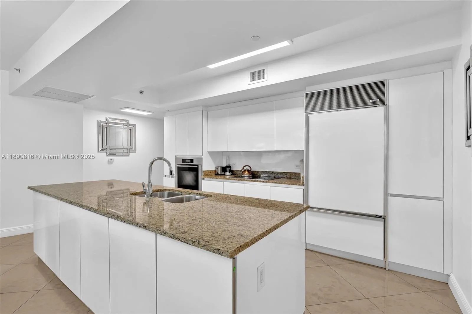 17201 Collins Ave, #1107