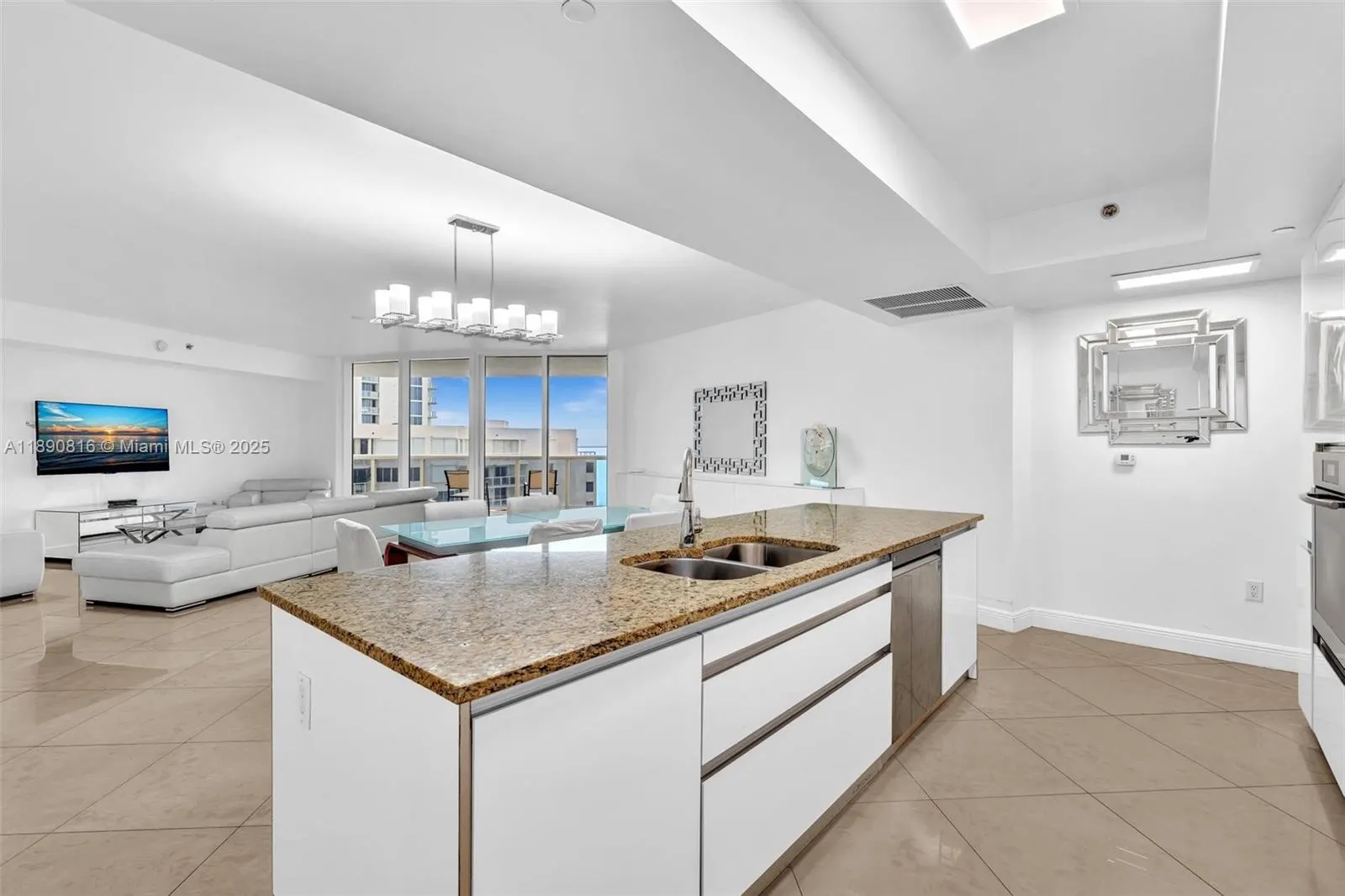 17201 Collins Ave, #1107
