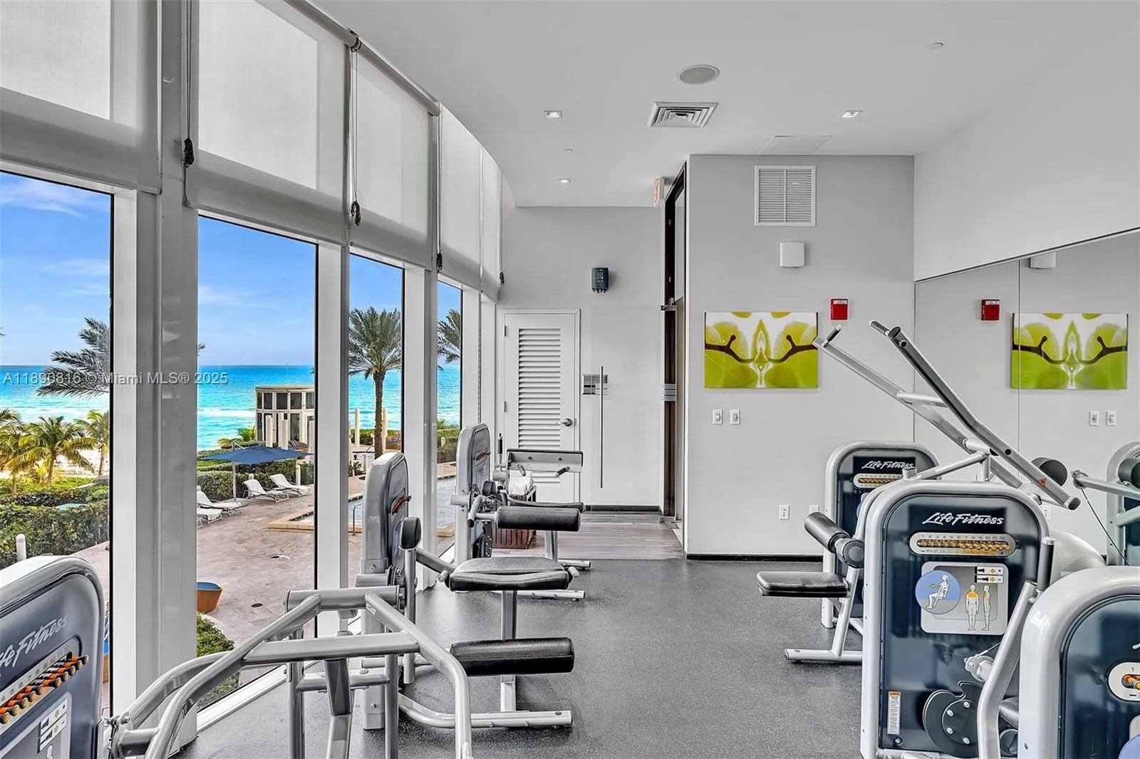 17201 Collins Ave, #1107