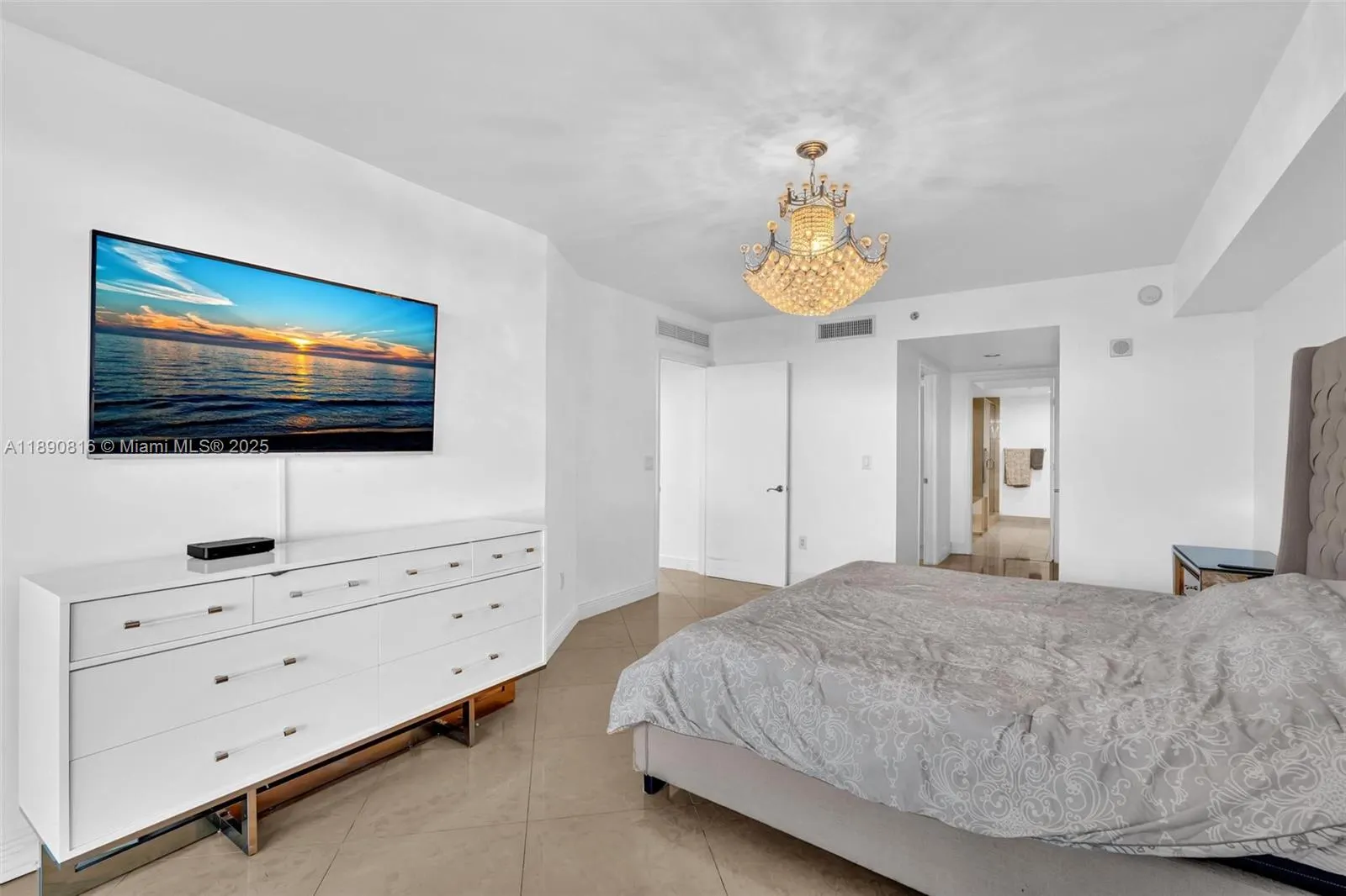 17201 Collins Ave, #1107