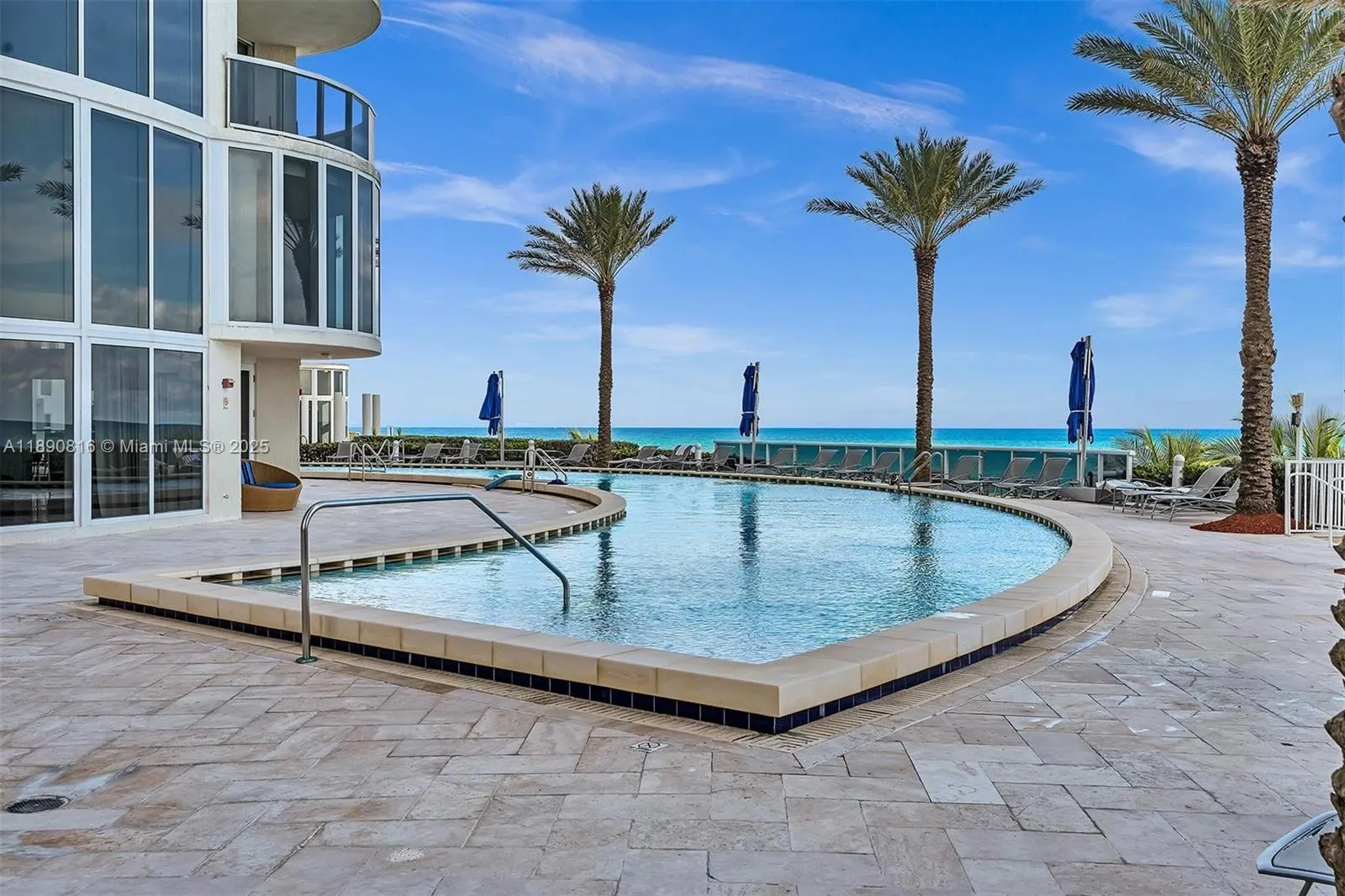 17201 Collins Ave, #1107