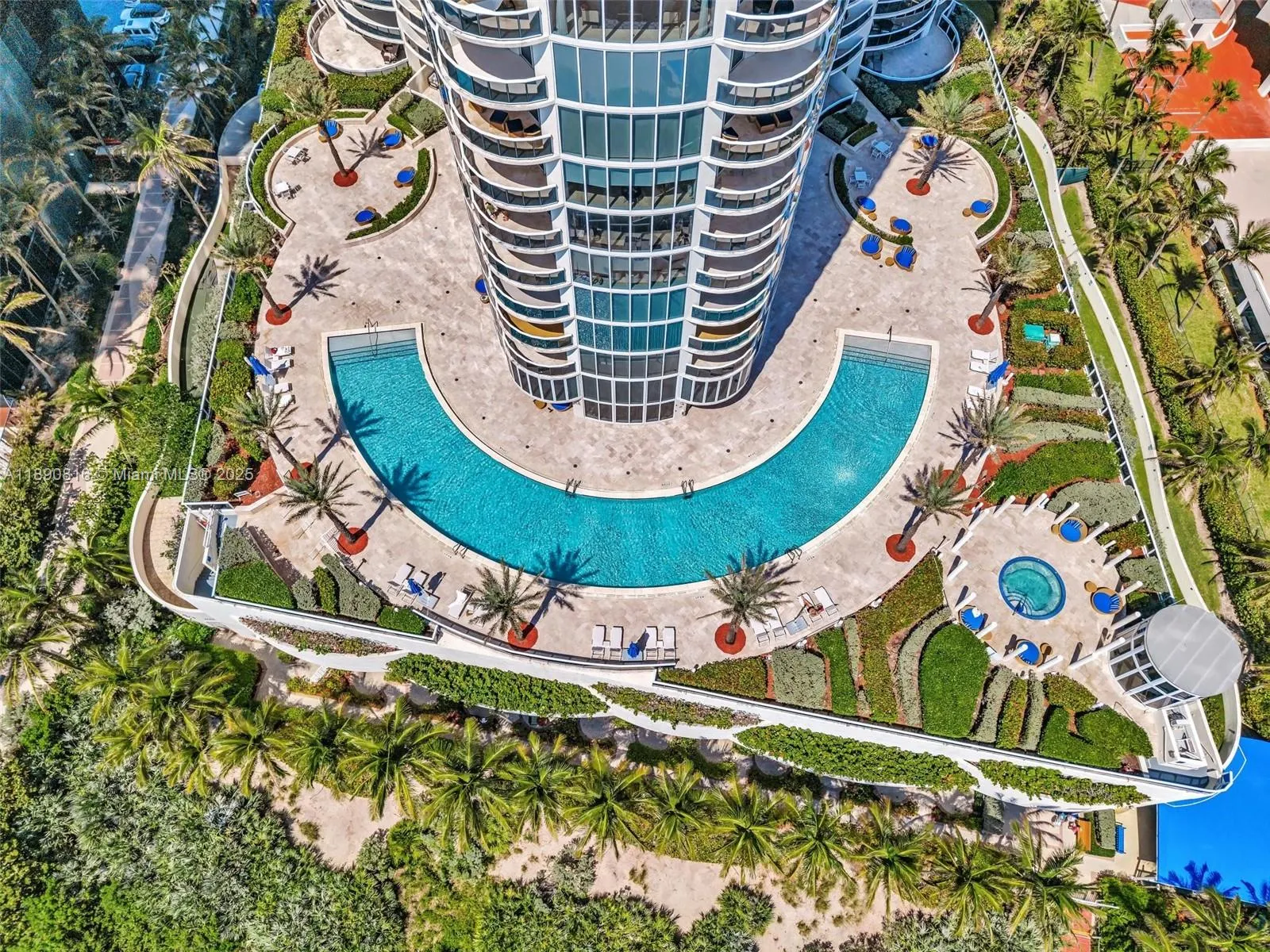 17201 Collins Ave, #1107
