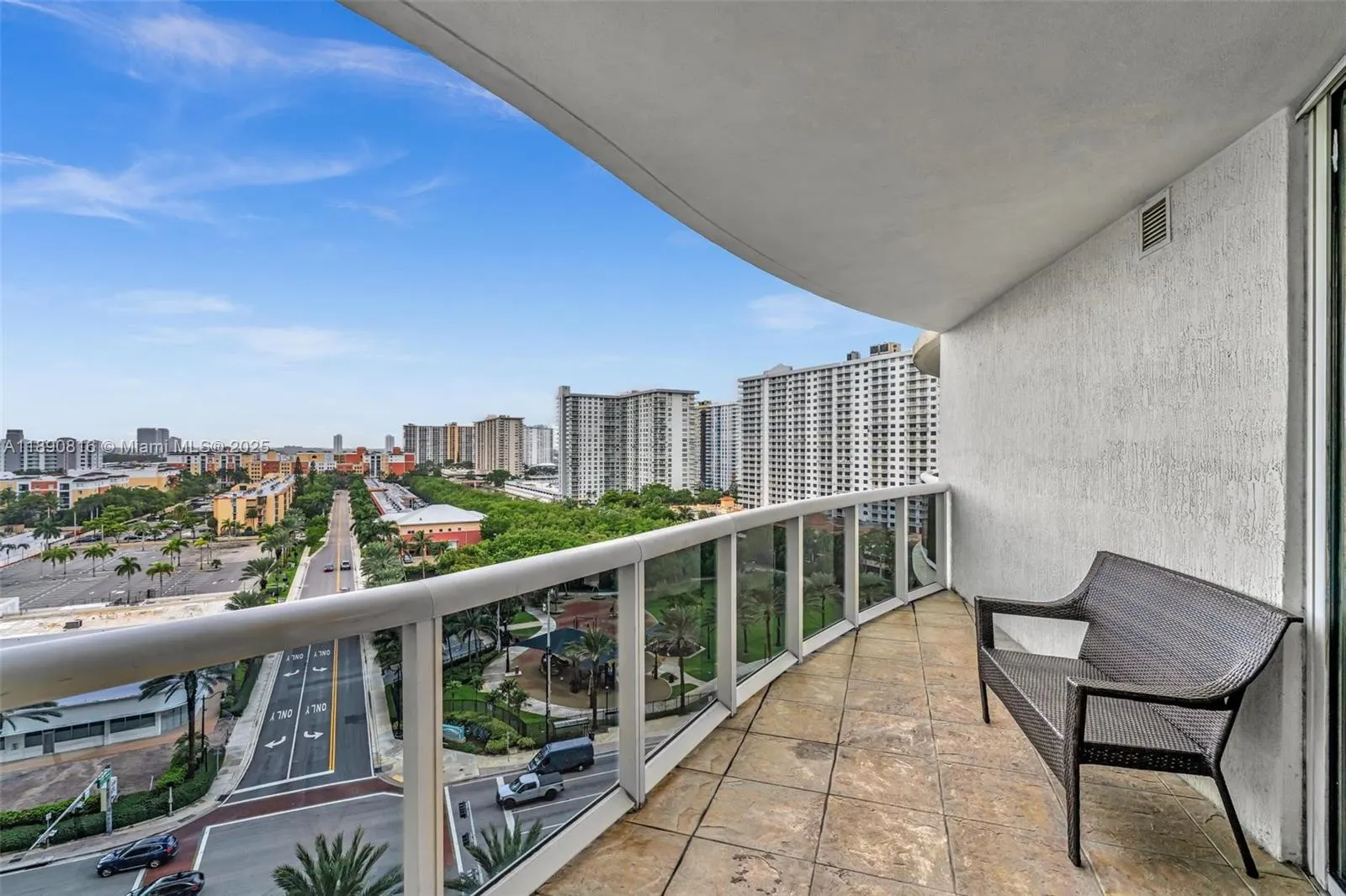 17201 Collins Ave, #1107