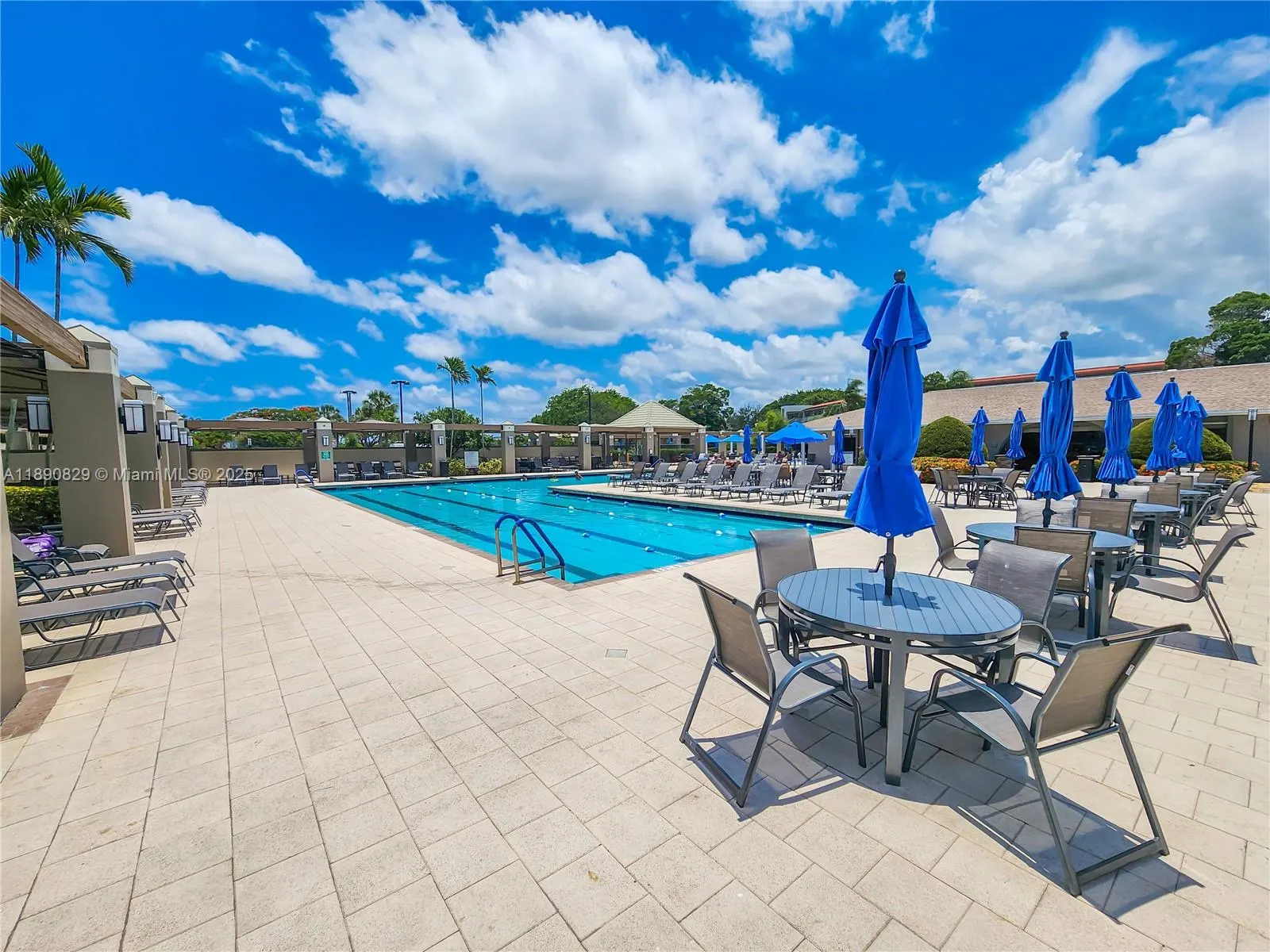 4301 Martinique Cir, #E4