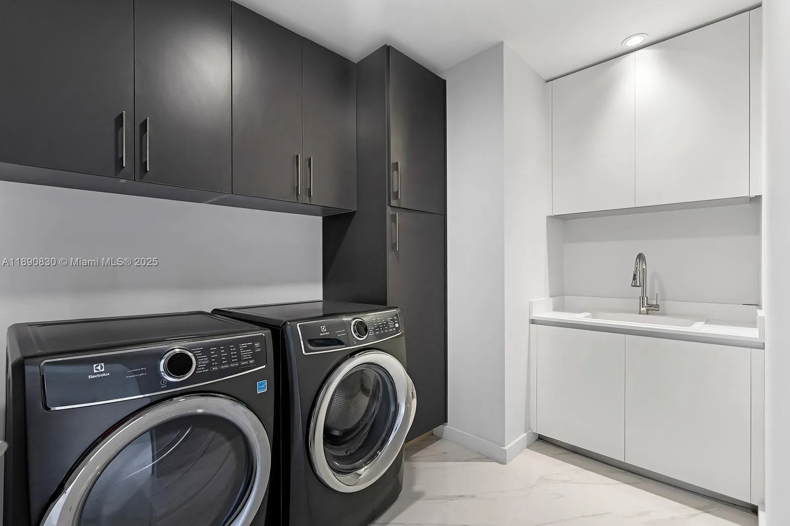 851 NE 1st Ave, #4401/4402