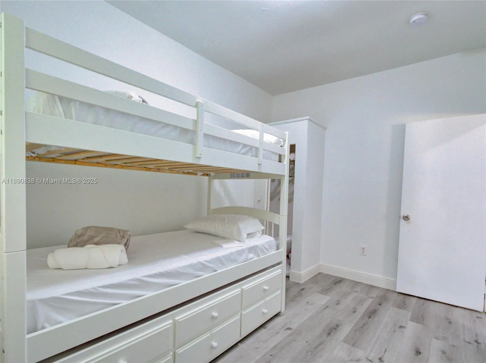 1845 NW 55th St