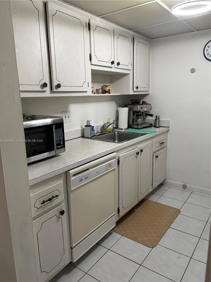 14501 N Kendall Dr, #207H