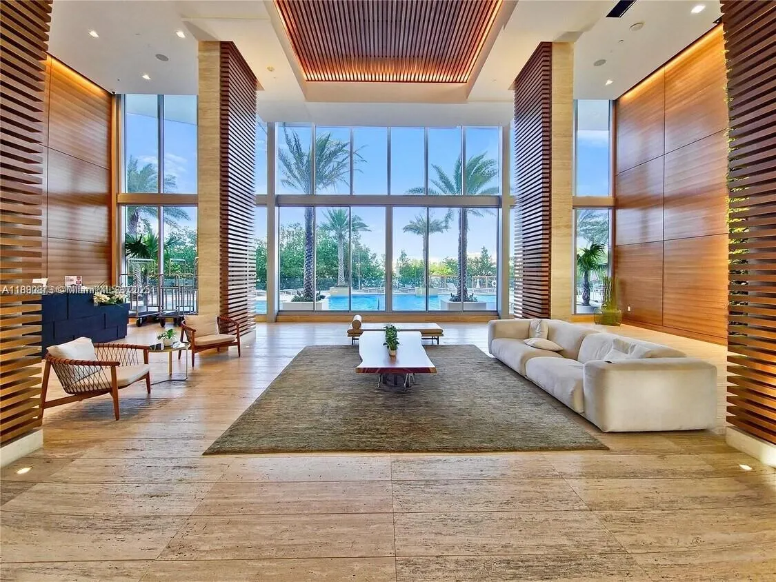 16385 Biscayne Blvd, #3018