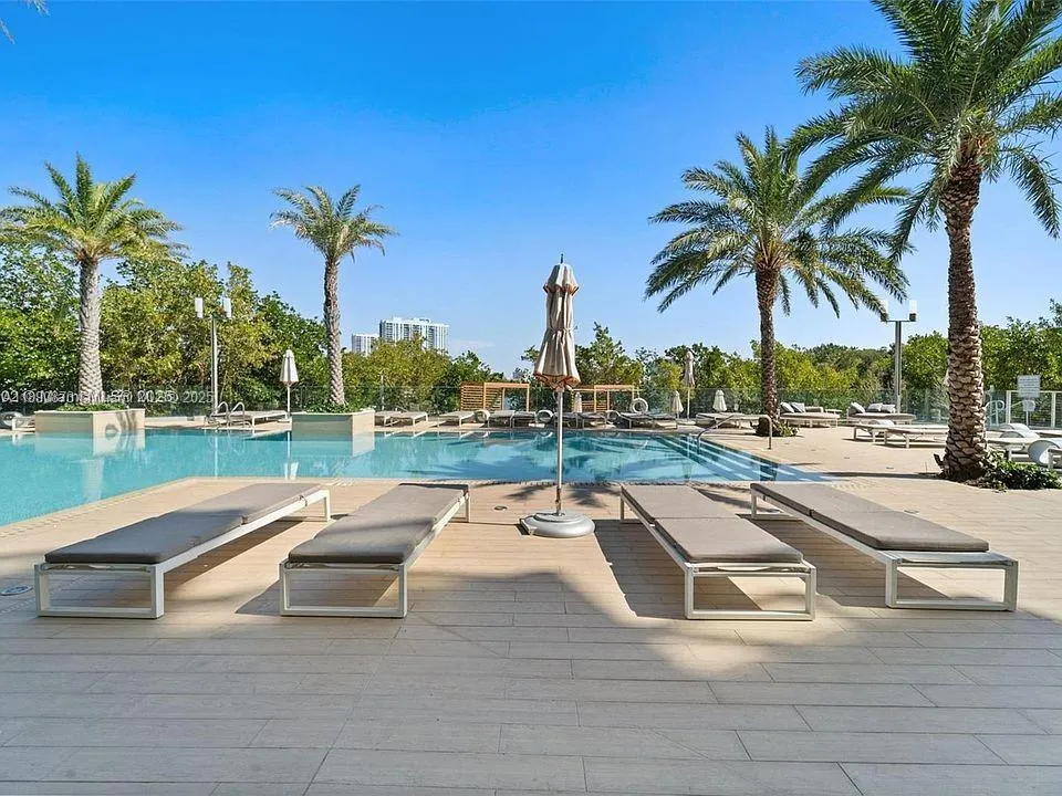 16385 Biscayne Blvd, #3018