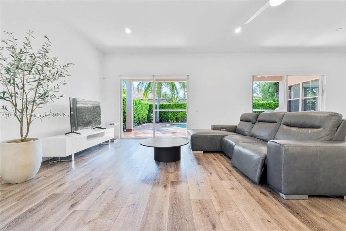 830 Lavender Cir