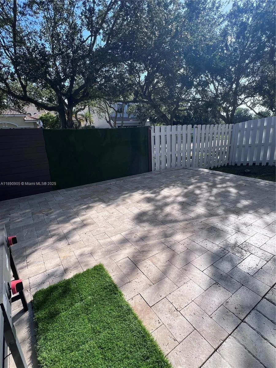 1371 Bayview Cir, #0