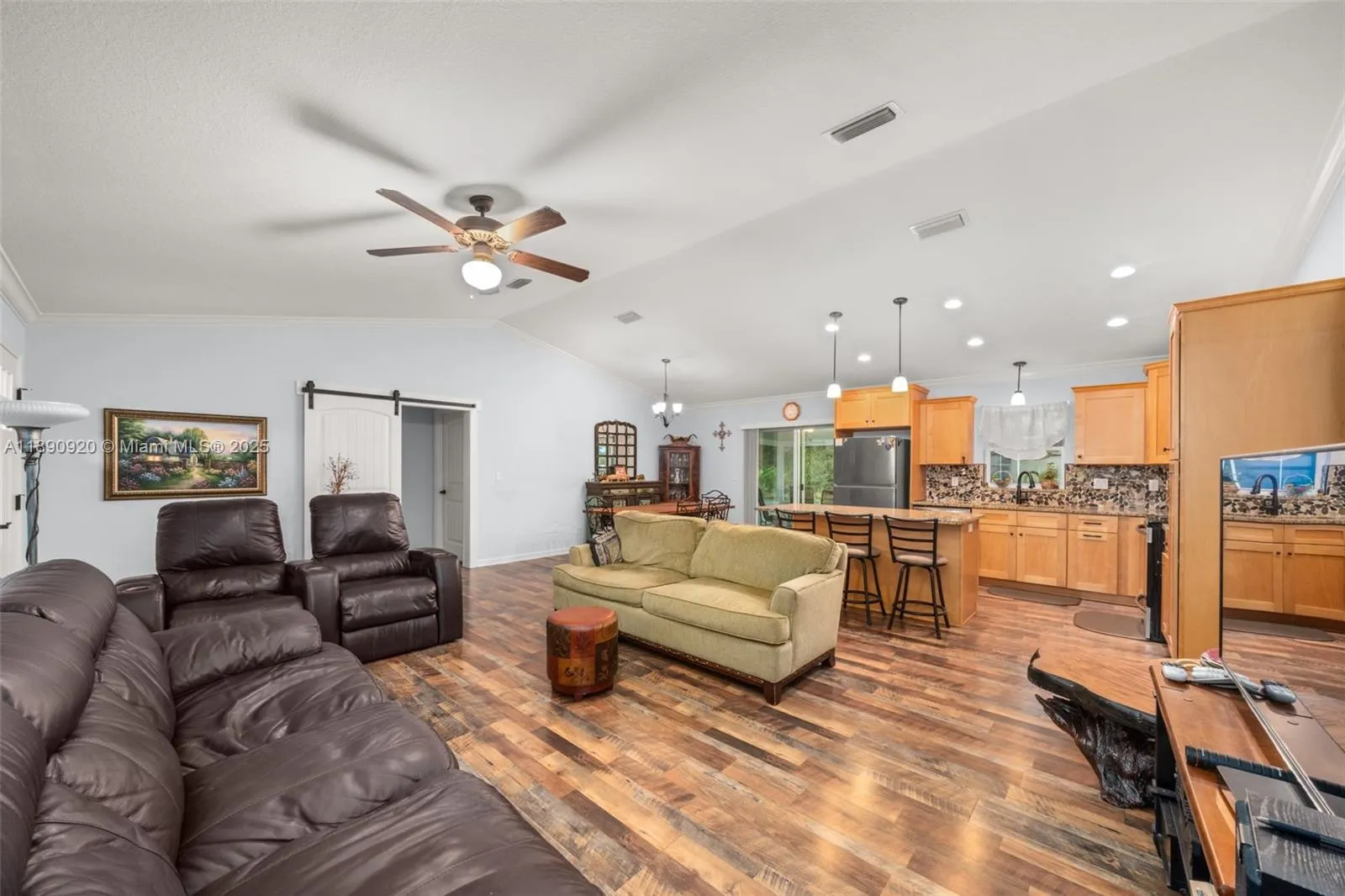 112 Bimini St NE