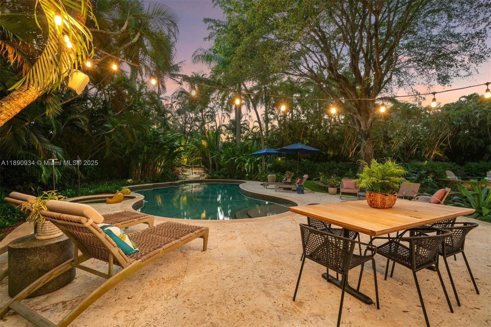 5400 Kerwood Oaks Dr