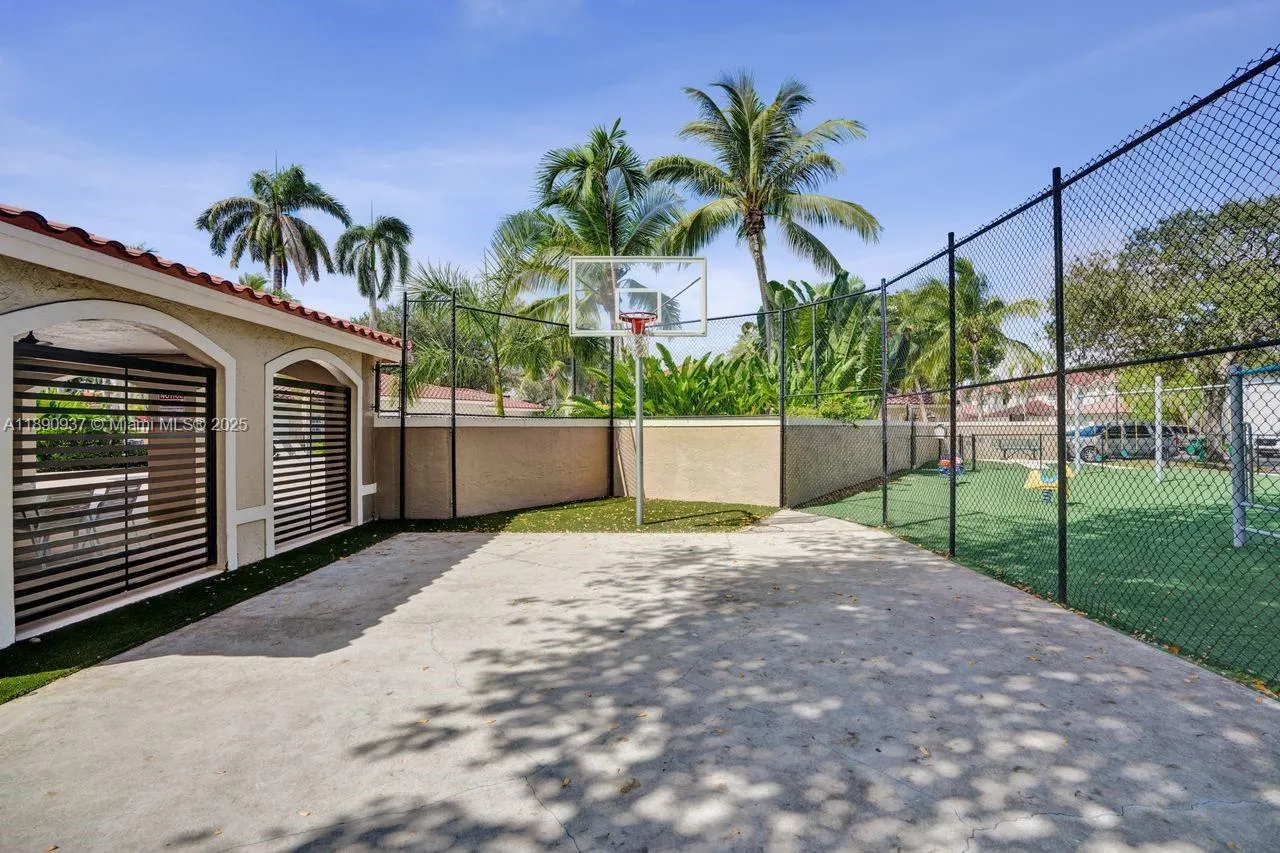 10190 SW 138th Ct