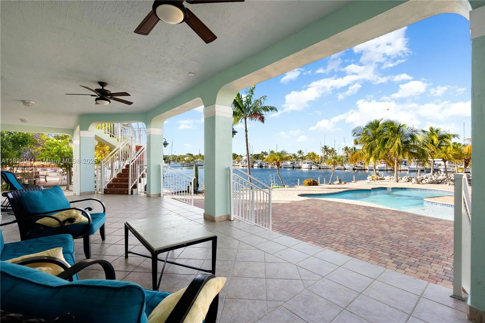 301 Oleander Dr
