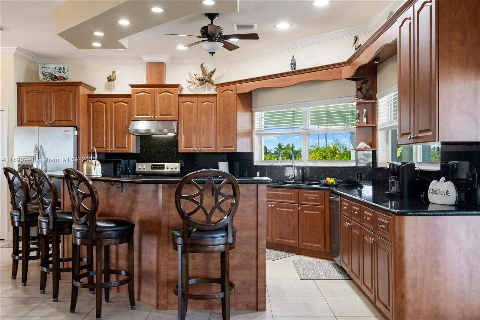 301 Oleander Dr