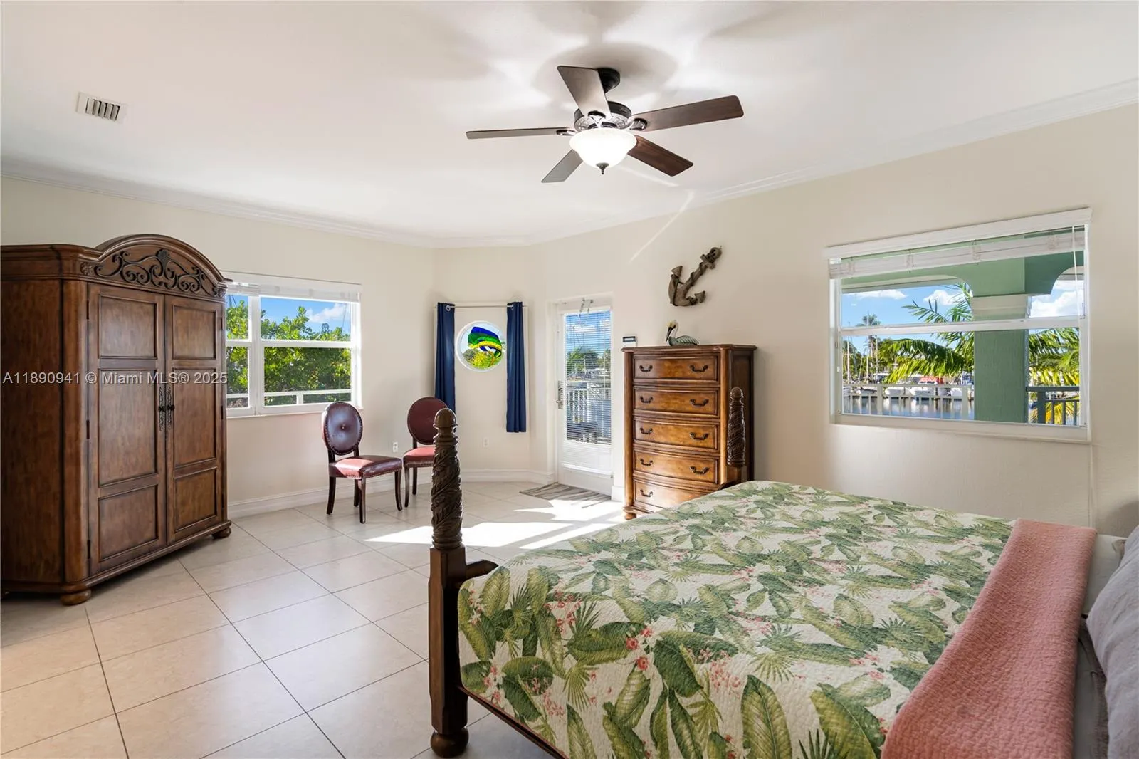 301 Oleander Dr