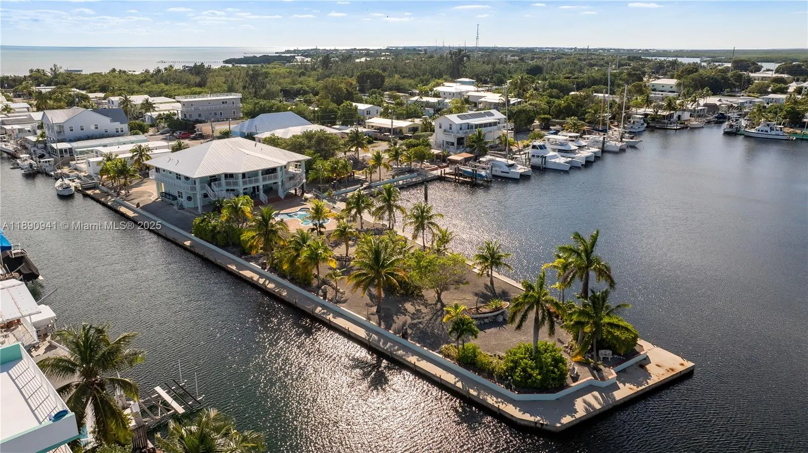 301 Oleander Dr