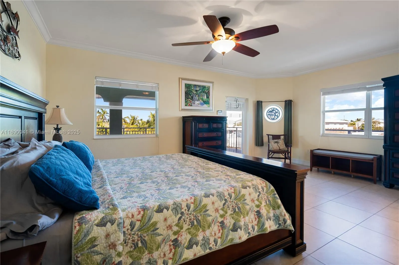 301 Oleander Dr