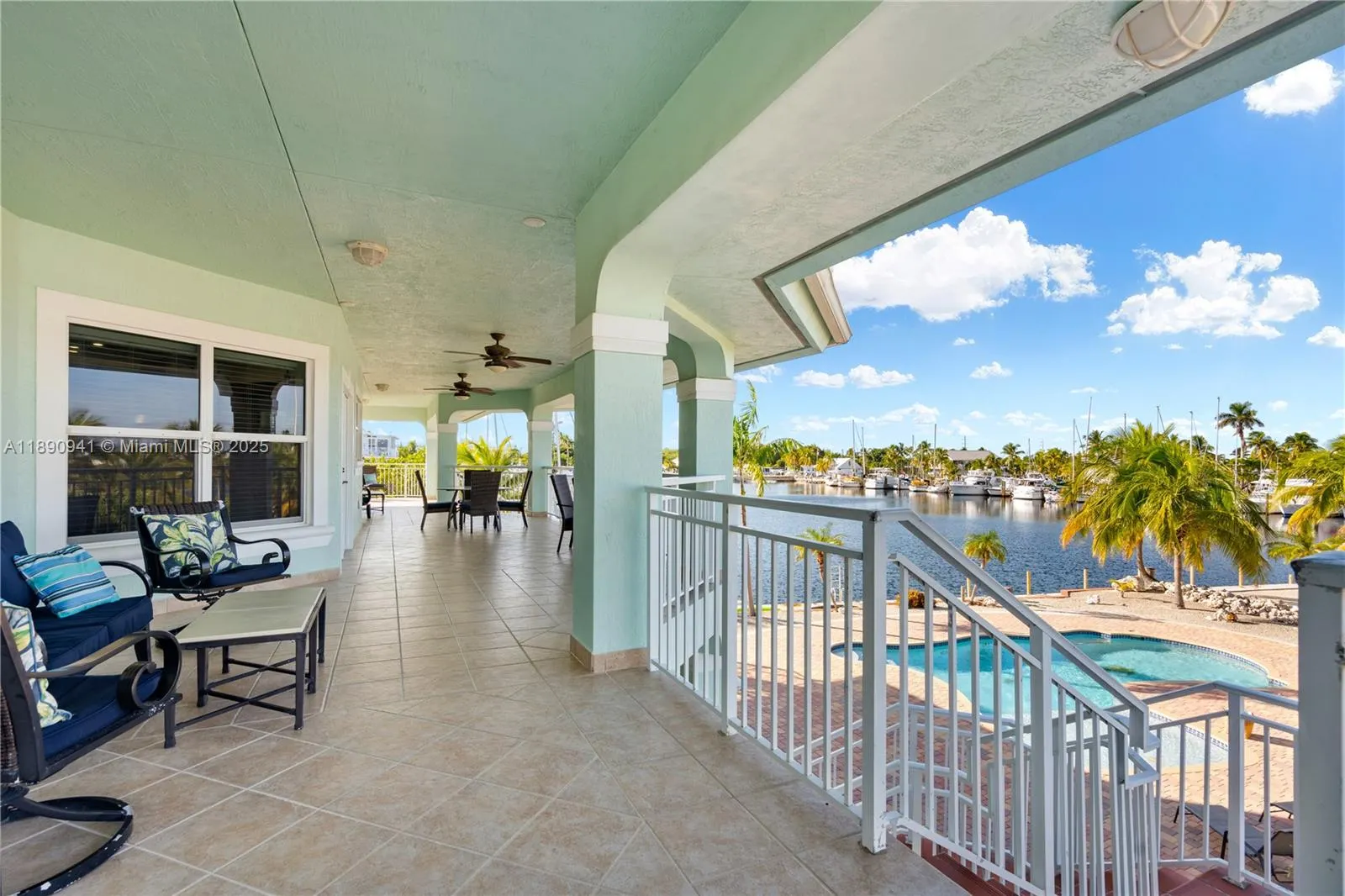 301 Oleander Dr