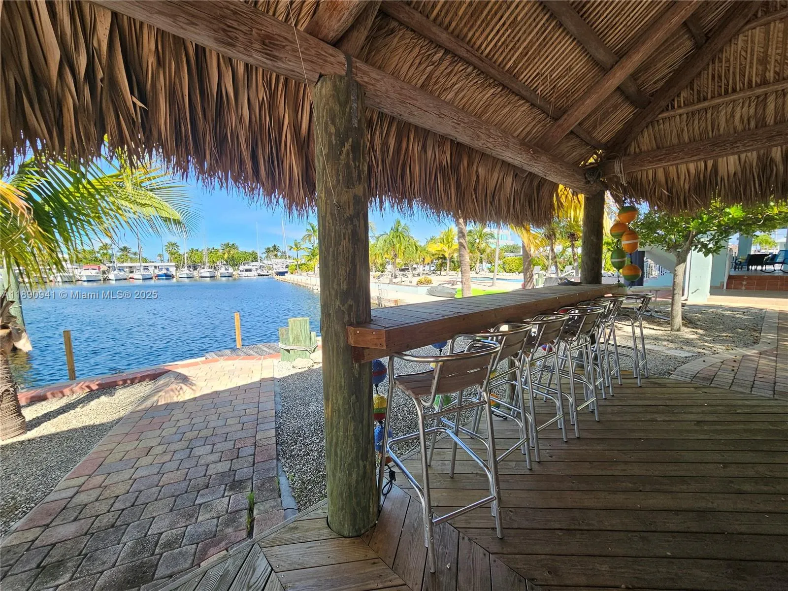 301 Oleander Dr