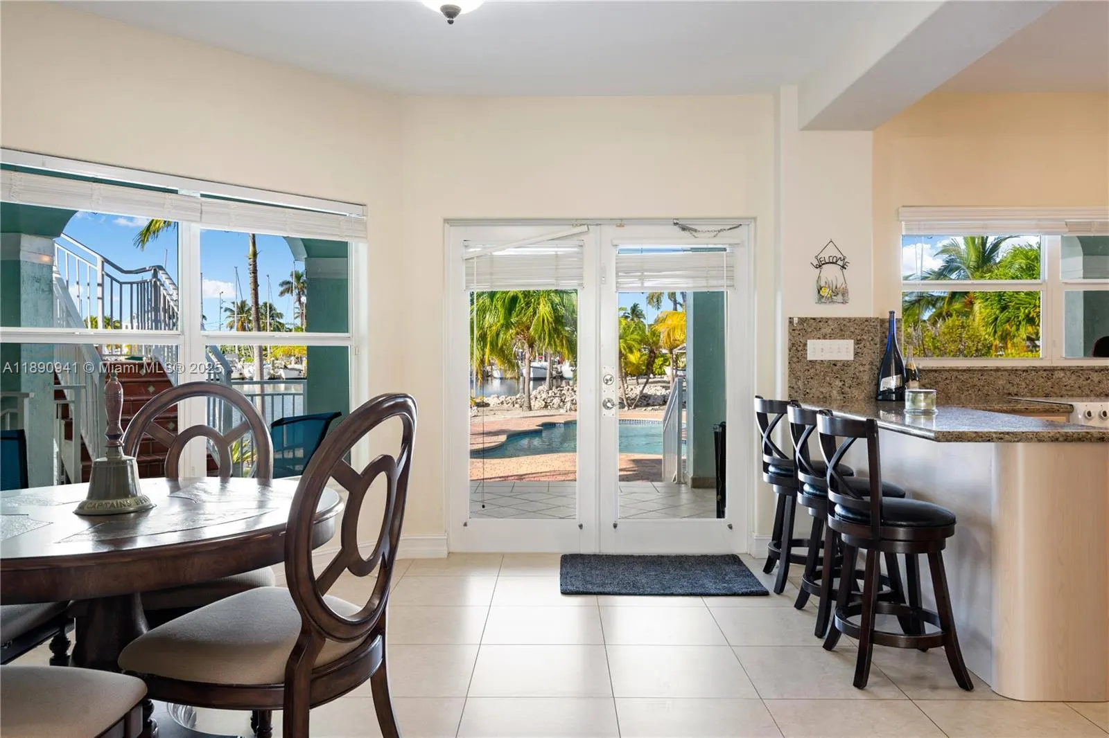 301 Oleander Dr