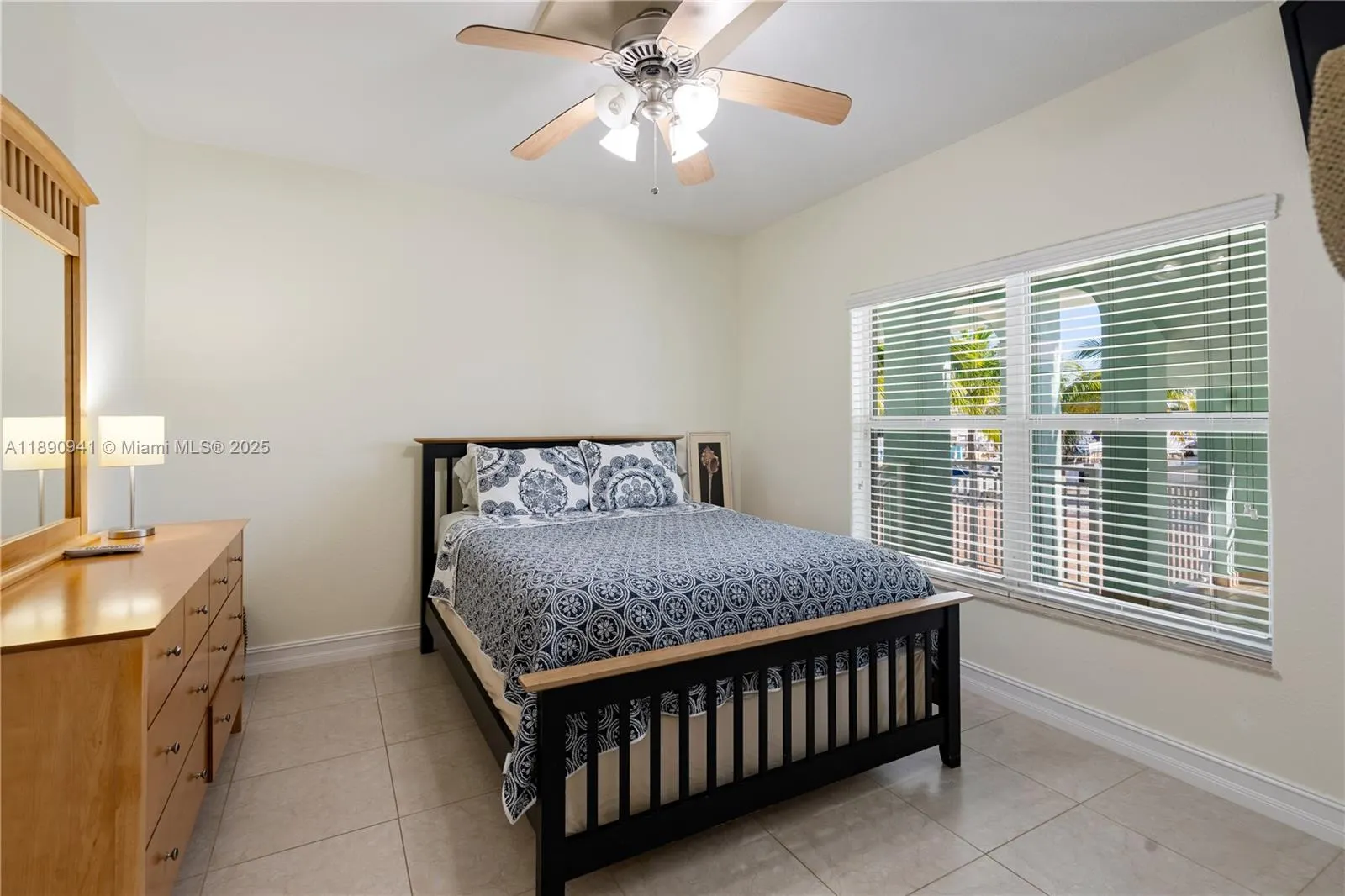 301 Oleander Dr