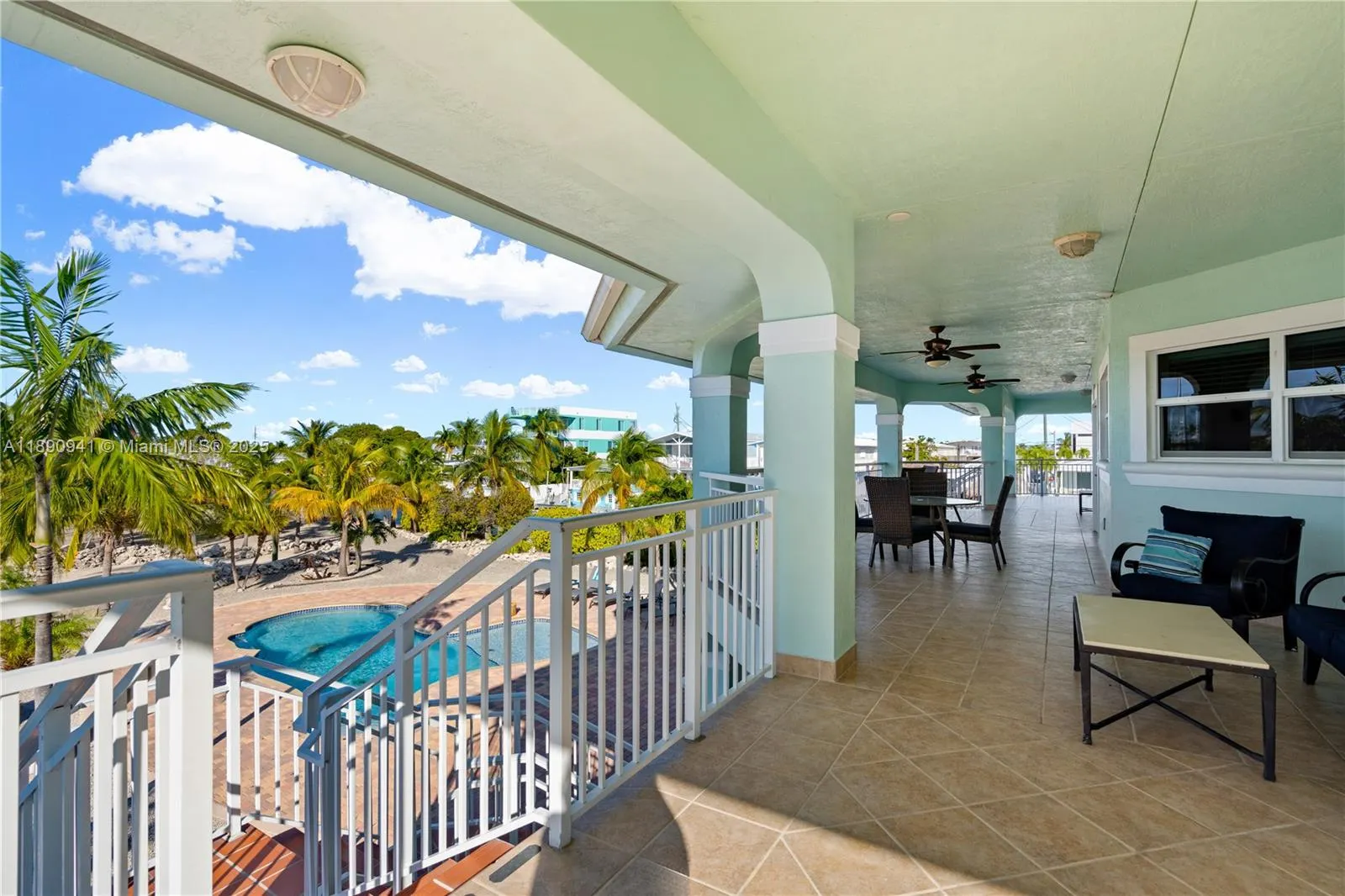 301 Oleander Dr