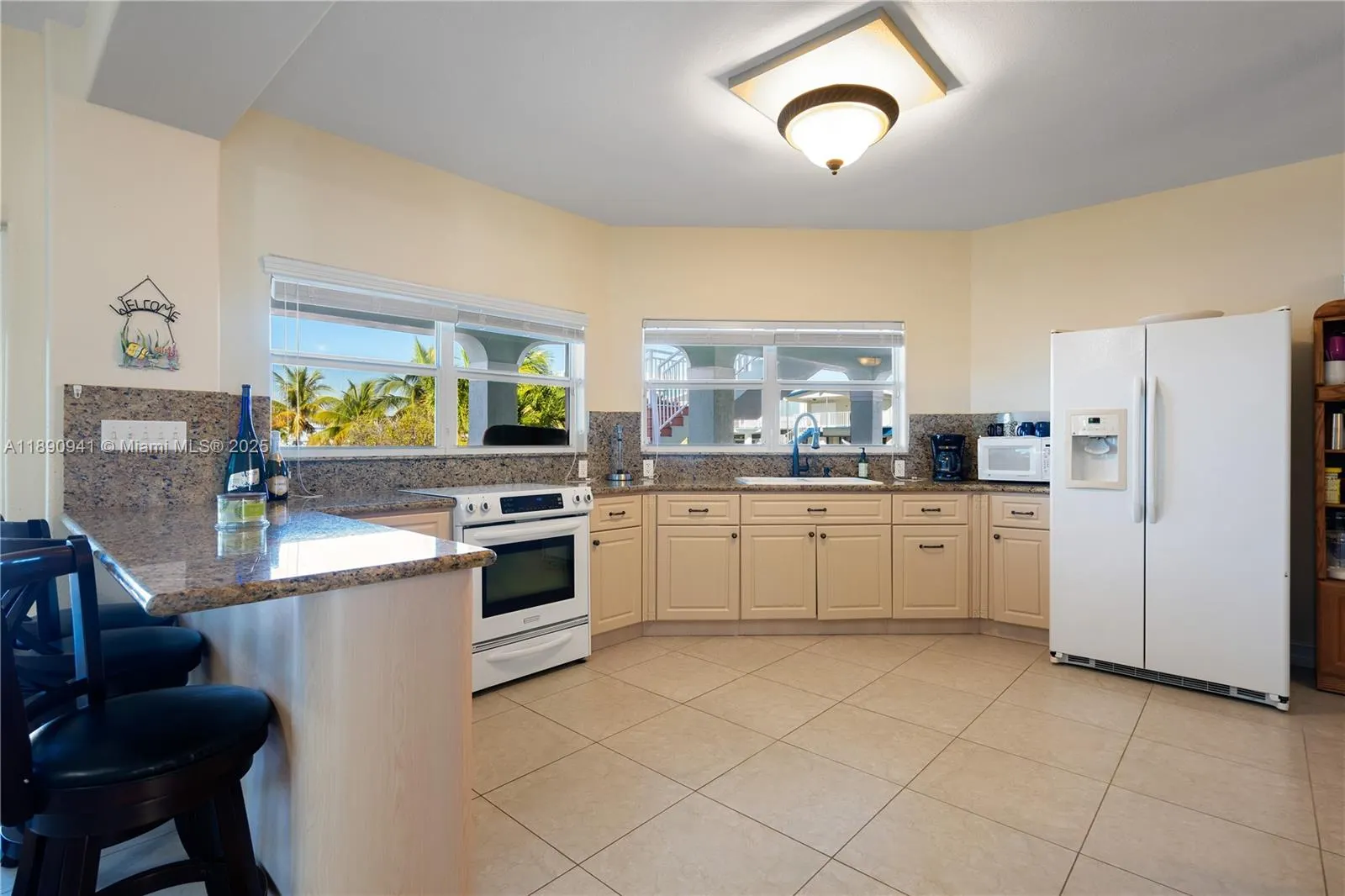 301 Oleander Dr