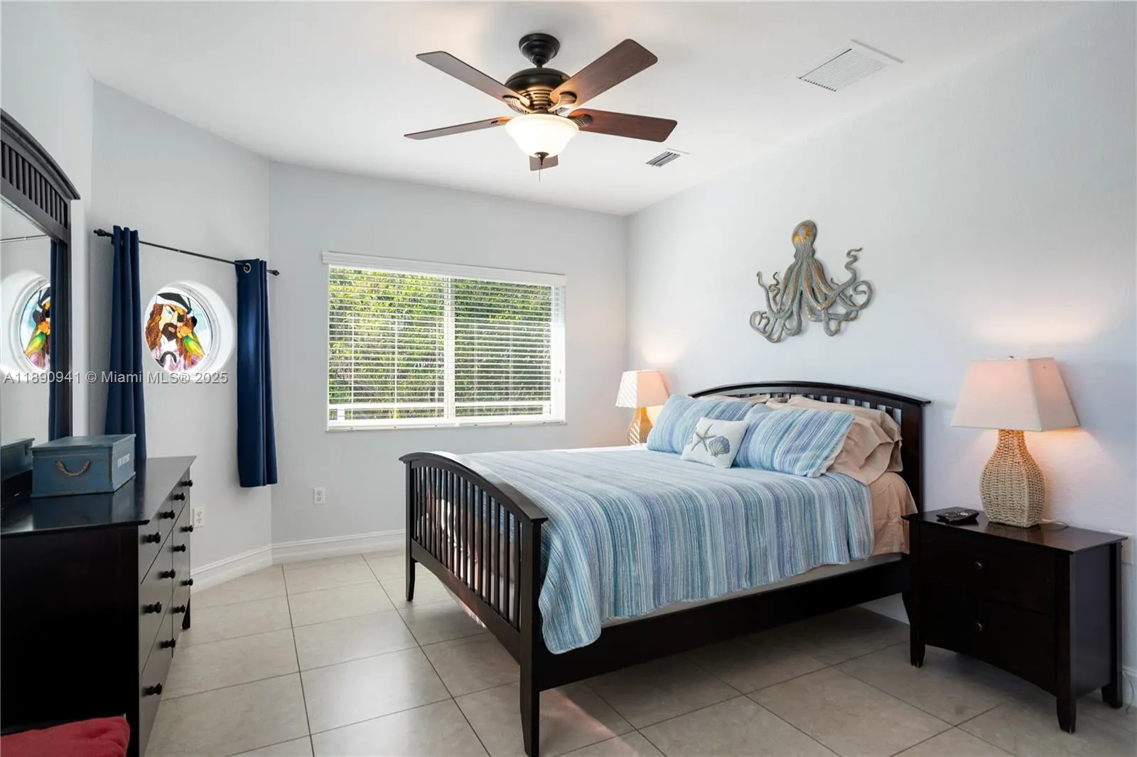 301 Oleander Dr