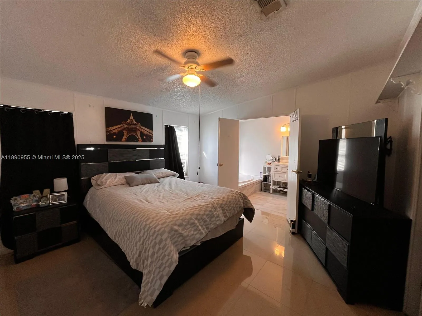 909 Sw 131 Way