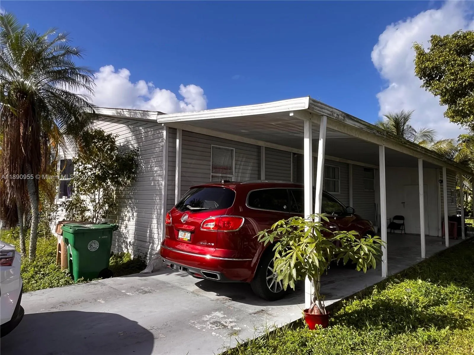 909 Sw 131 Way