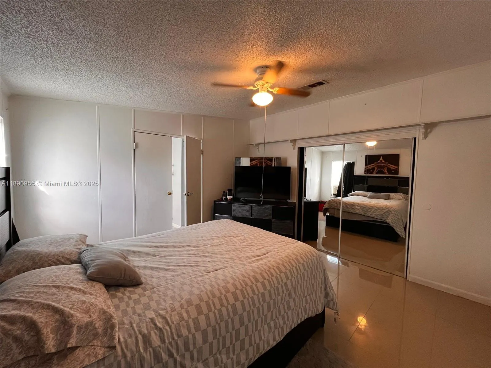 909 Sw 131 Way