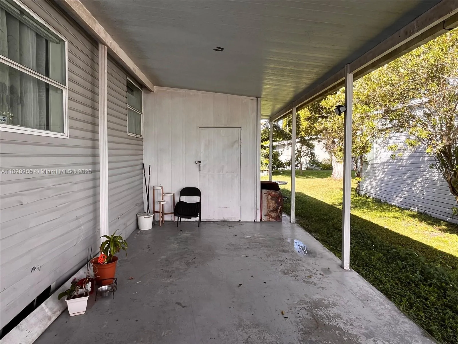 909 Sw 131 Way