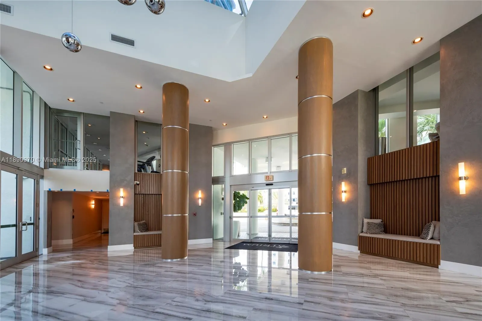 3131 NE 188th St, #2-808
