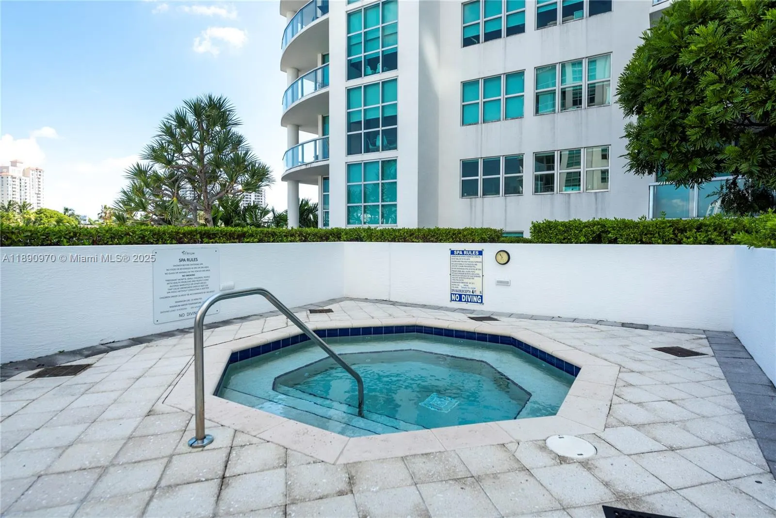 3131 NE 188th St, #2-808