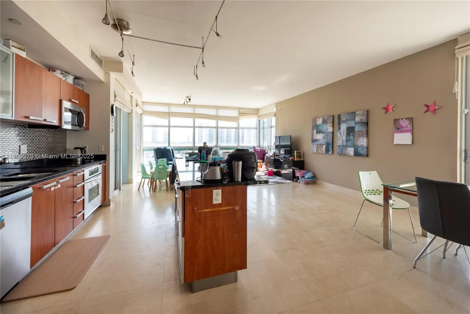 3131 NE 188th St, #2-808