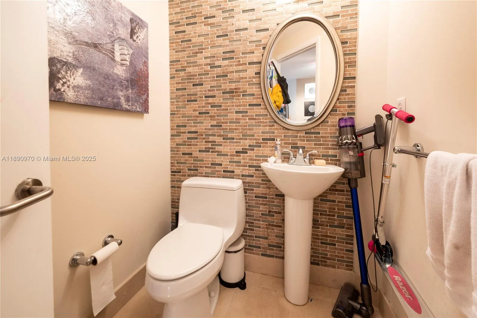 3131 NE 188th St, #2-808