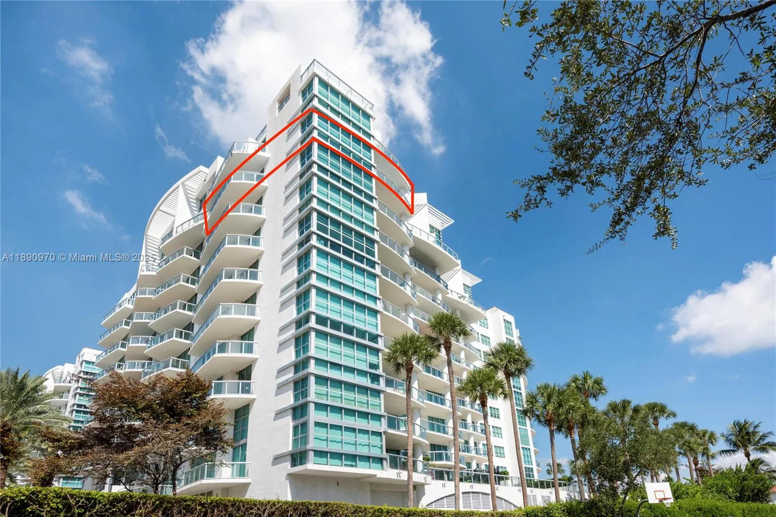 3131 NE 188th St, #2-808