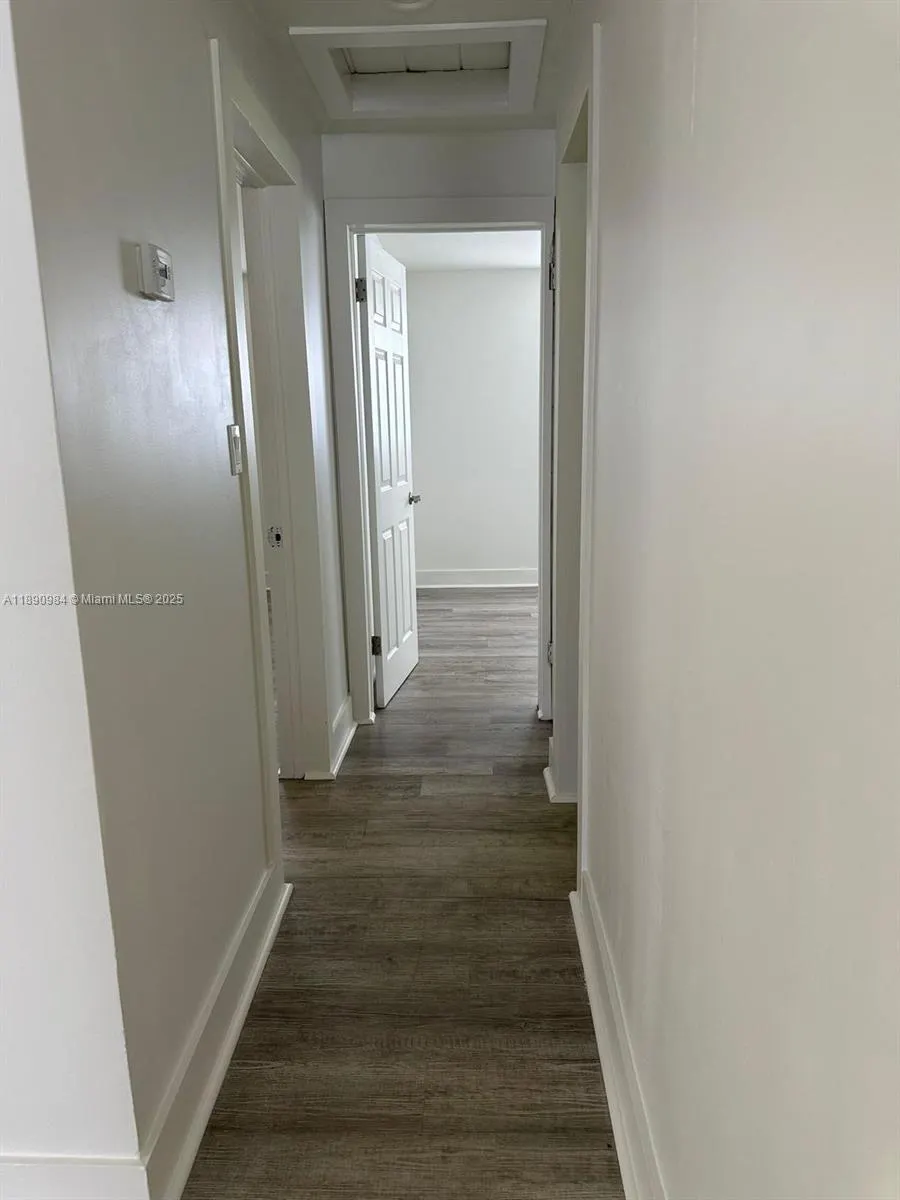 5691 NE 7th Ter