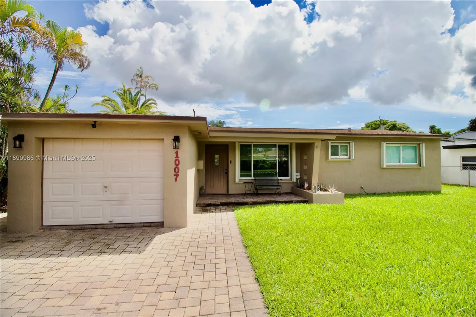 1007 N Golf Dr