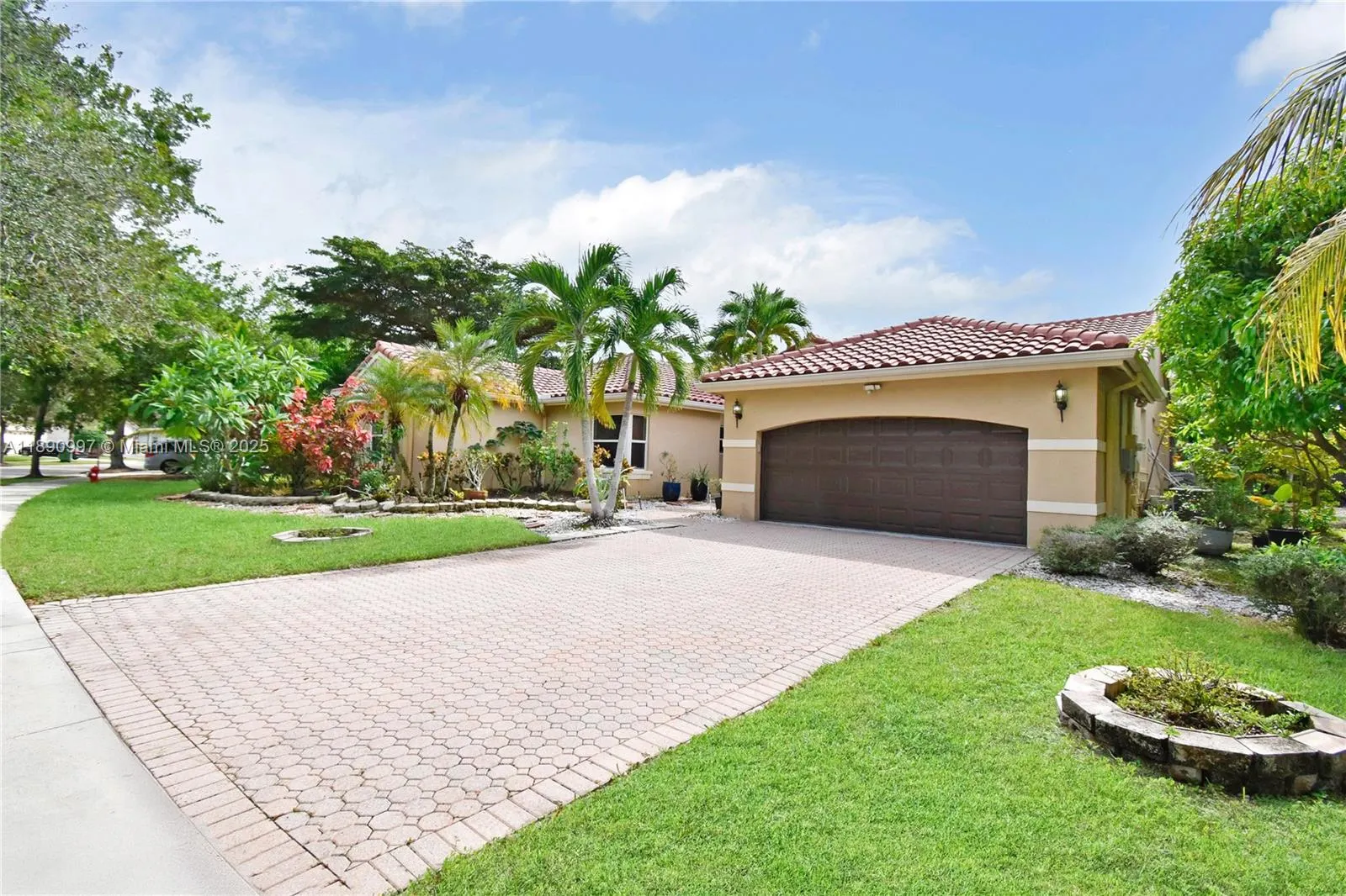 523 Stonemont Dr