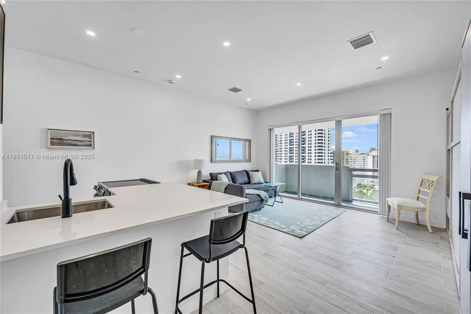1500 W Bay Rd, #1536S