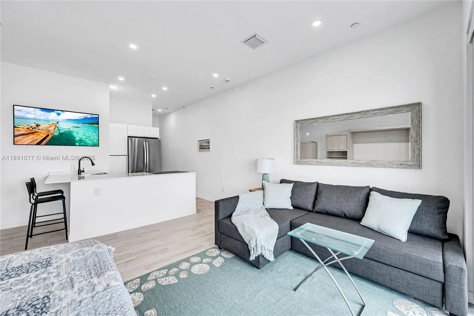1500 W Bay Rd, #1536S