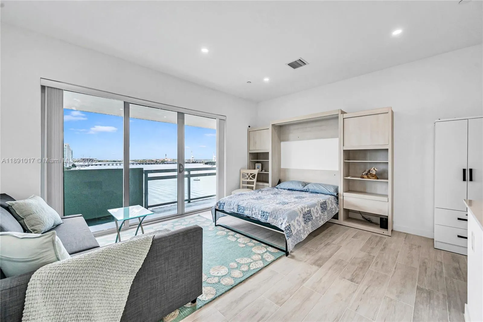 1500 W Bay Rd, #1536S