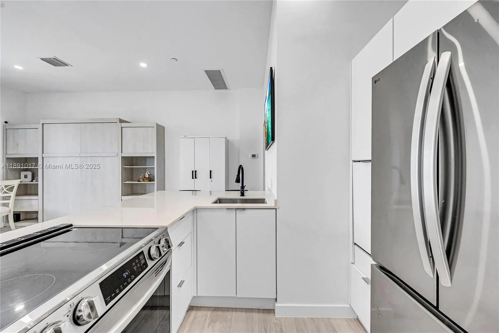 1500 W Bay Rd, #1536S