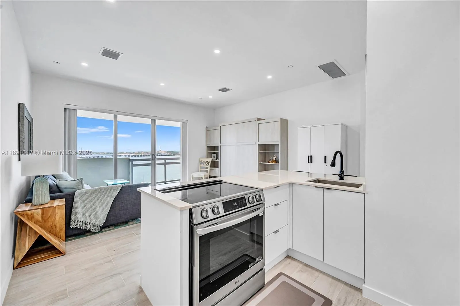1500 W Bay Rd, #1536S