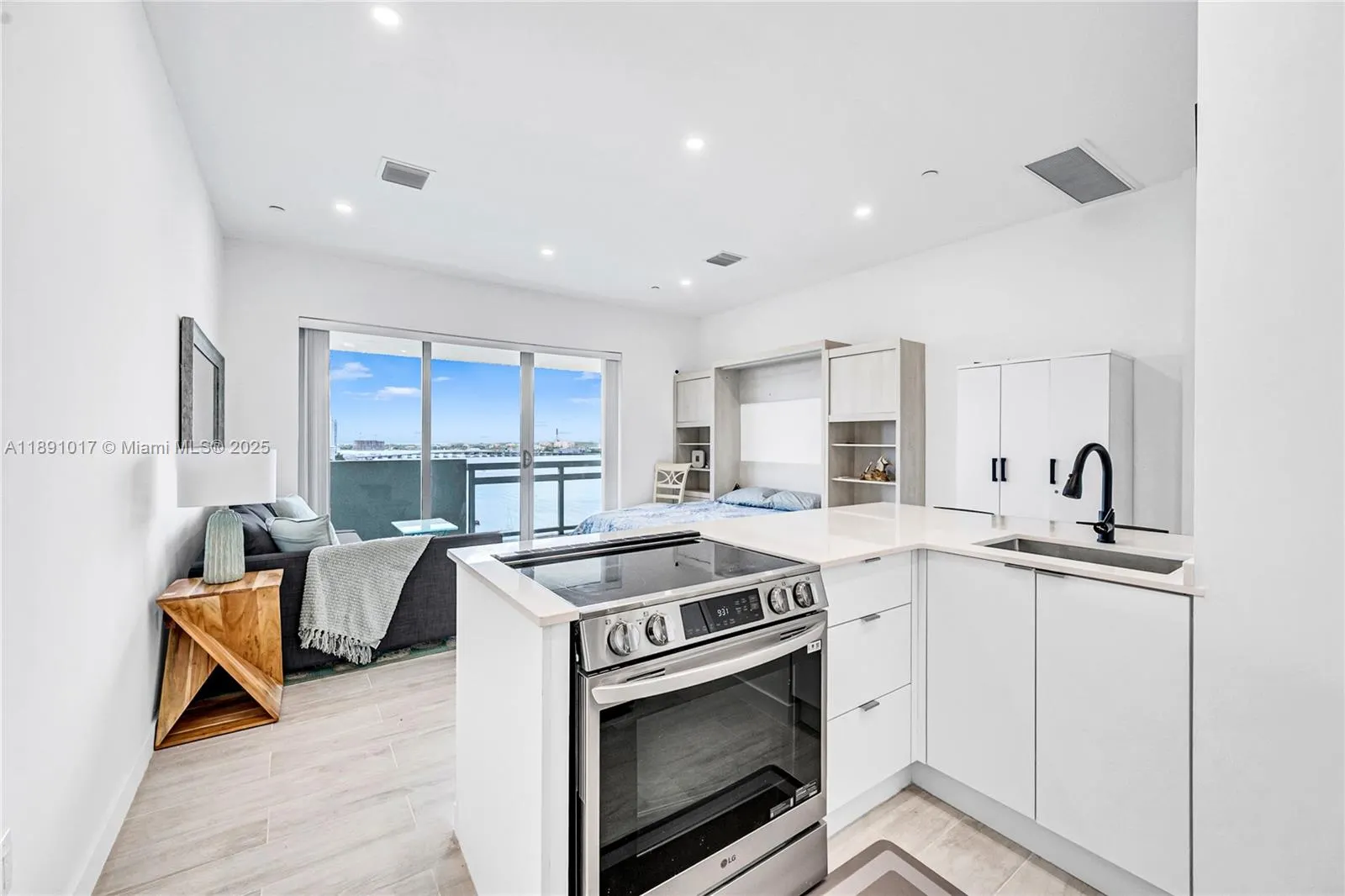 1500 W Bay Rd, #1536S
